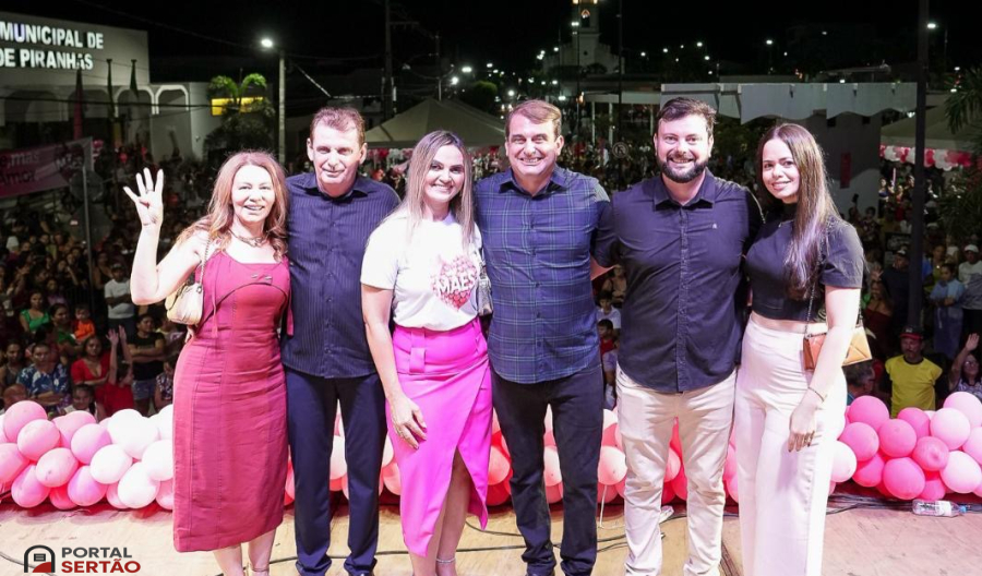 Mães de São José de Piranhas são homenageadas com serviços, brindes e show musical