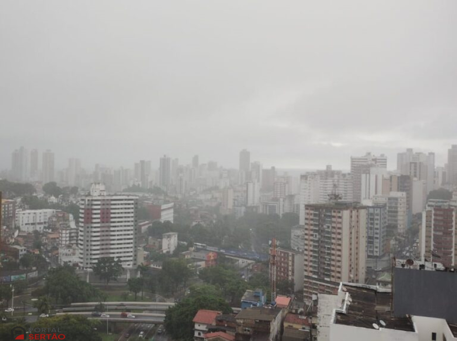 Chuva intensa se espalha pelo litoral do Nordeste