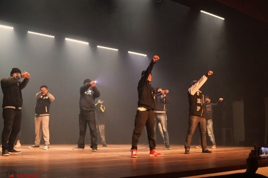 Grupo Dança de Rua da Paraíba representa Cajazeiras em festival nacional