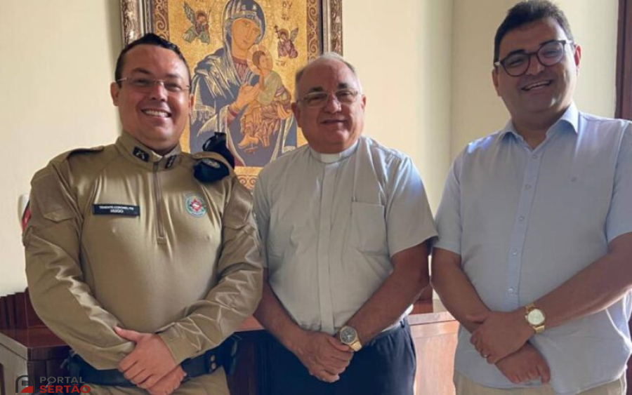 Novo comandante do 6º BPM visita Diocese e propõe união com Igreja em prol da paz