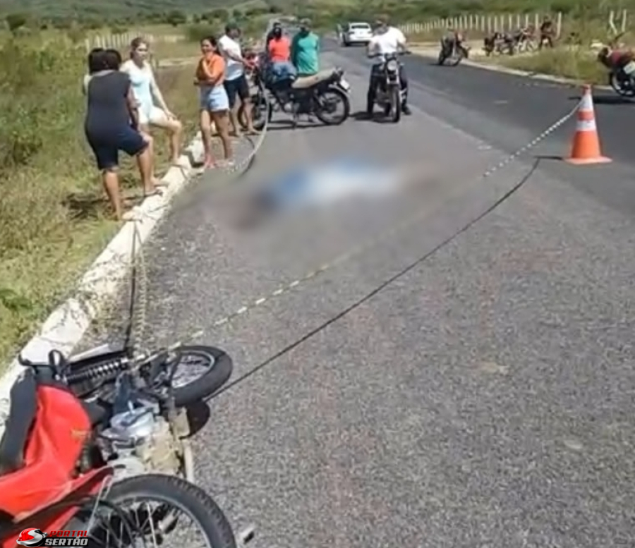 Mulher morre e outra fica ferida após pneu de moto estourar em estrada do Sertão paraibano