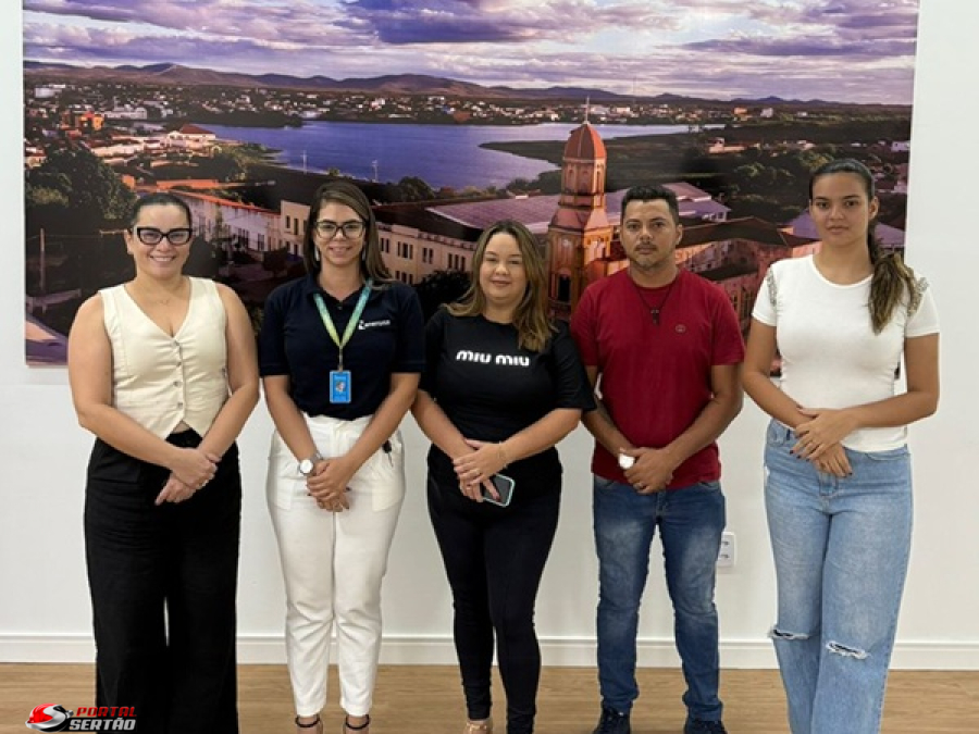 Prefeitura e ENERGISA selam parceria de orientação as famílias para isenção da conta de energia com consumo até 80 kWh