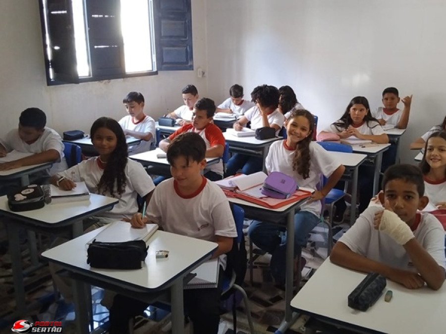 Aulas da escola de Boqueirão de Piranhas já foram reiniciadas enquanto nova empresa agiliza reformas em escola